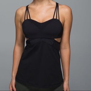 Lululemon exquisite ll top in black size 8